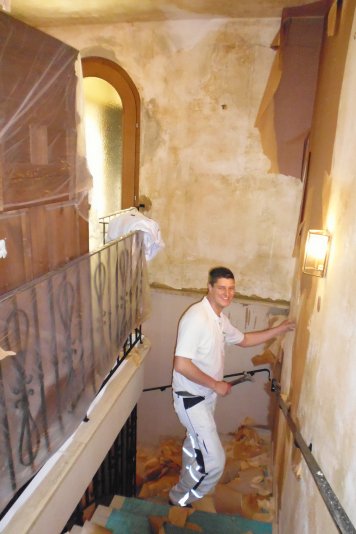 Stiegenhaus-vorher.JPG